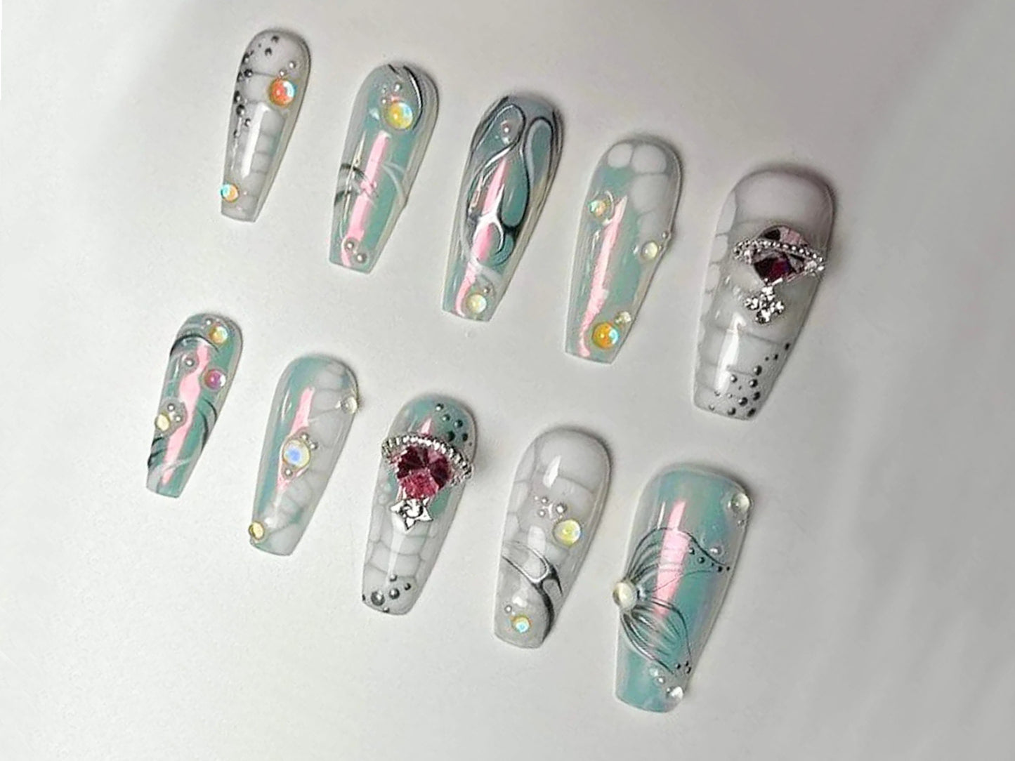 Metallic Mirror Sliver Press On Nails | 3D Silver Gel in Fake Nails | 3D Water Drop Gel | Ombre Nail Art | Nails With Global Charms | J44