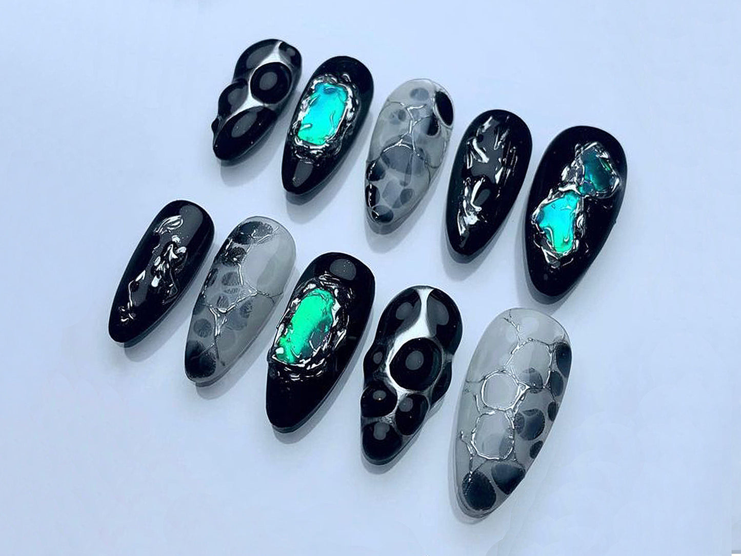 Acubi Style Press On Nails Almond | Aurora Motifs Nail Set | Metallic Black and Grey 3D Gel Nail Art | Acrylic Nails | Fake Nails | J144